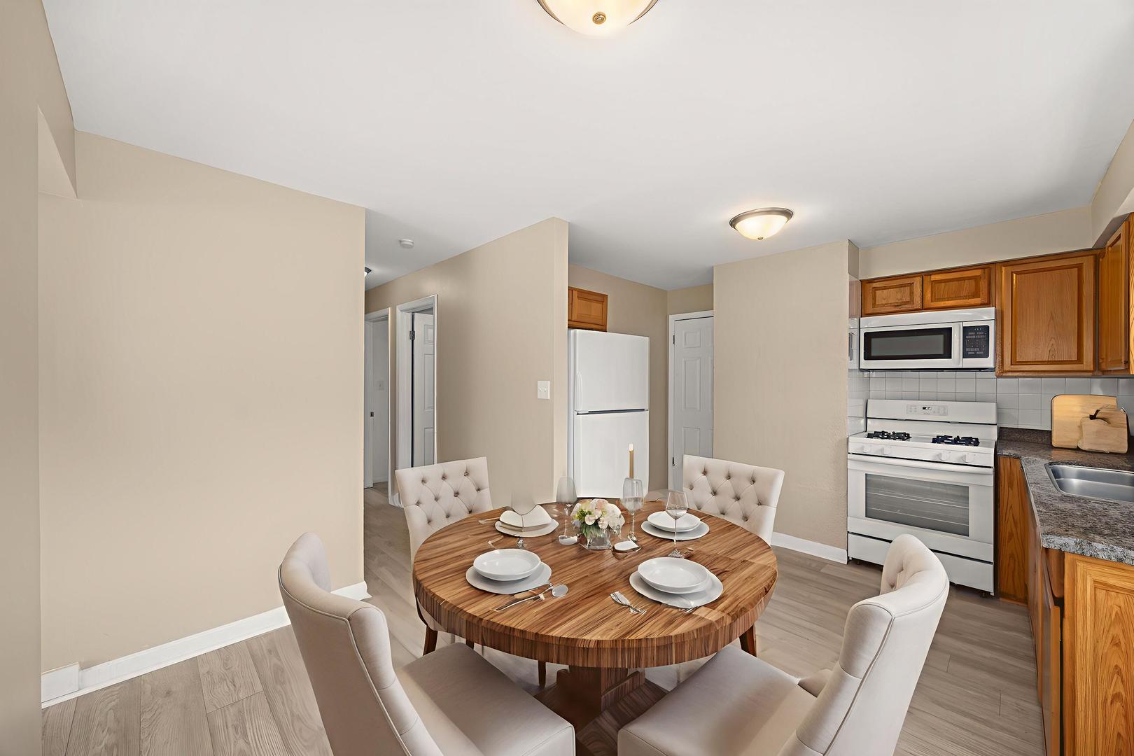 544 W 16th Place, Chicago Heights, IL 60411