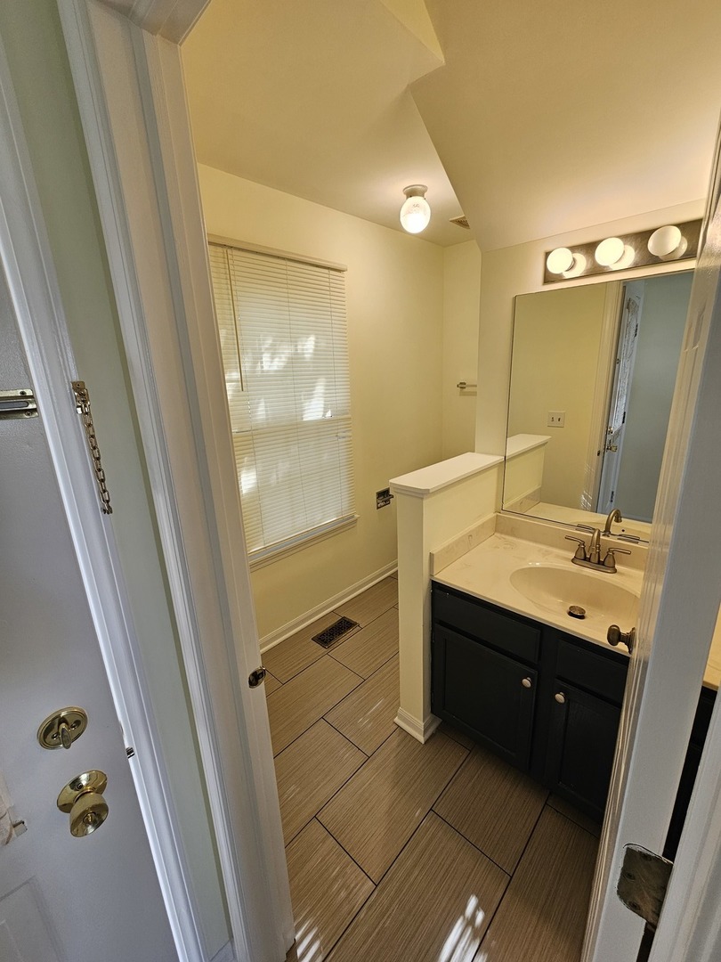 1139 Vail Court #1139, Naperville, IL 60540