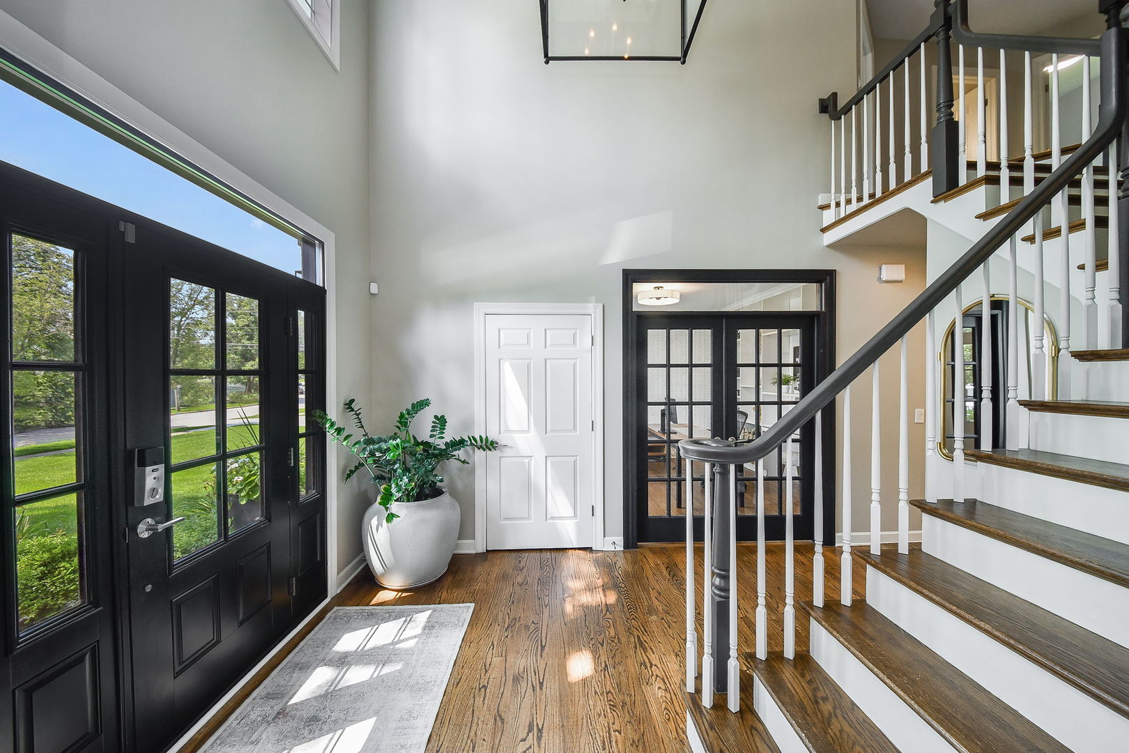 924 Waverly Road, Glen Ellyn, IL 60137