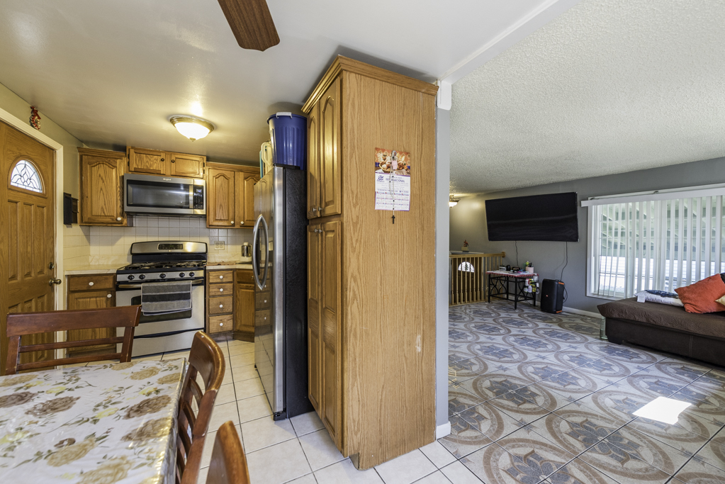 13 N Pioneer Road, Waukegan, IL 60085