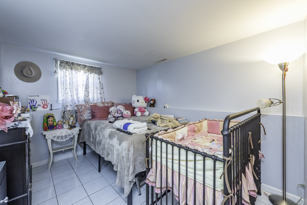 13 N Pioneer Road, Waukegan, IL 60085
