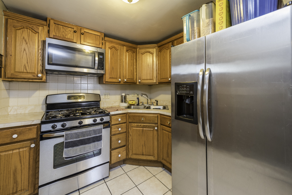 13 N Pioneer Road, Waukegan, IL 60085