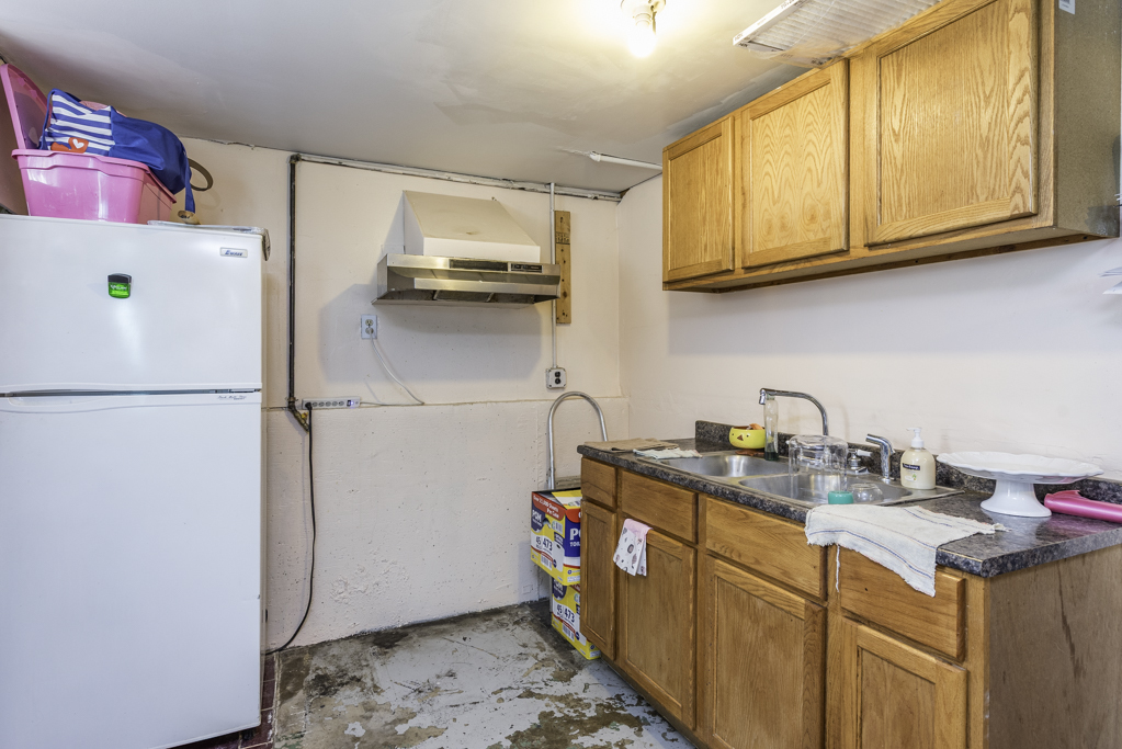 13 N Pioneer Road, Waukegan, IL 60085