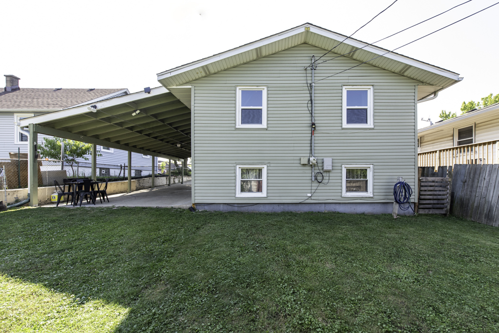 13 N Pioneer Road, Waukegan, IL 60085
