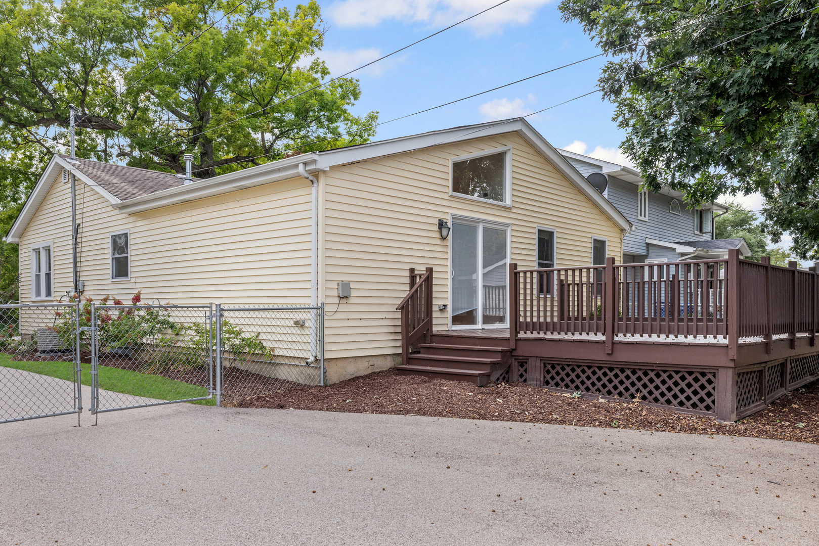 17914 W Twin Lakes Boulevard, Grayslake, IL 60030