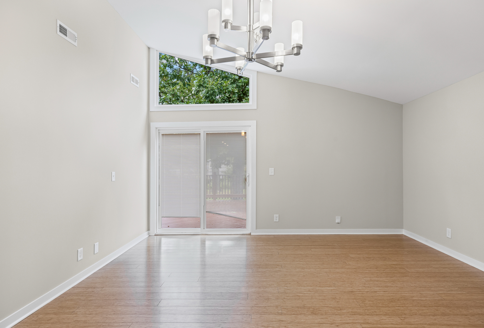 17914 W Twin Lakes Boulevard, Grayslake, IL 60030