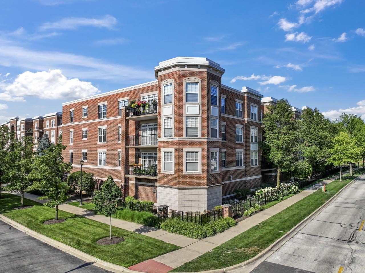 435 W Wood Street #402A, Palatine, IL 60067
