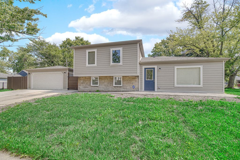 22456 yates Avenue, Sauk Village, IL 60411