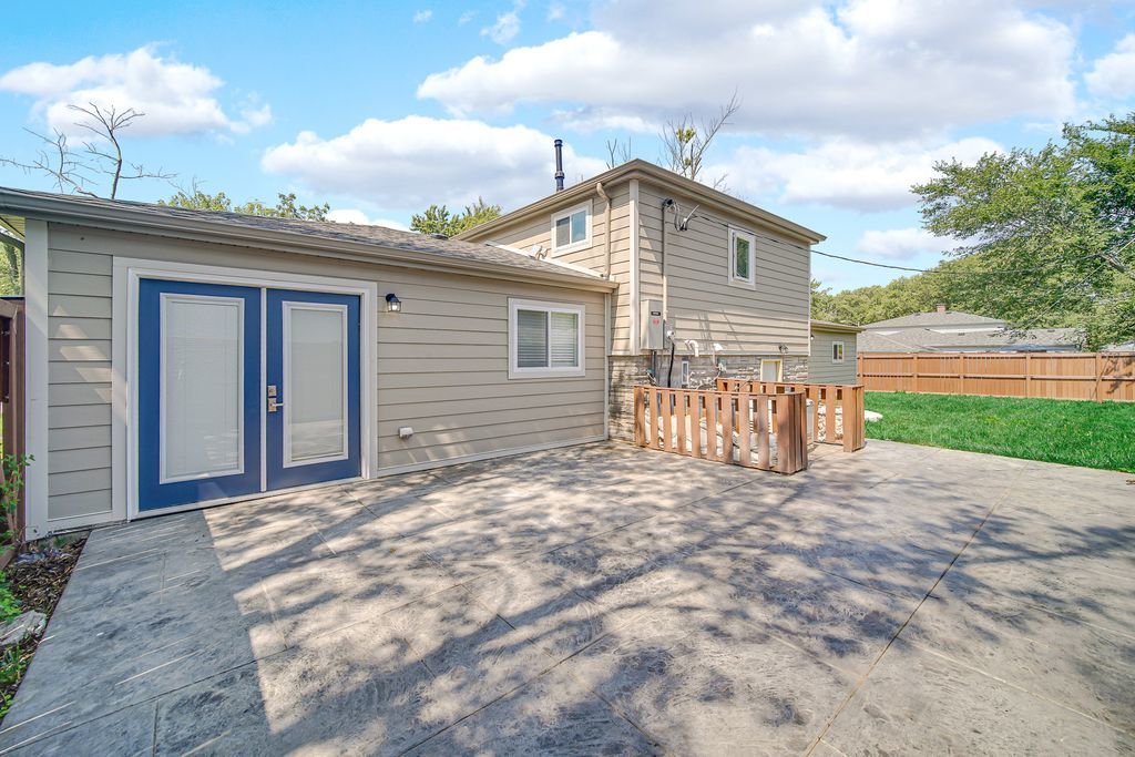 22456 yates Avenue, Sauk Village, IL 60411