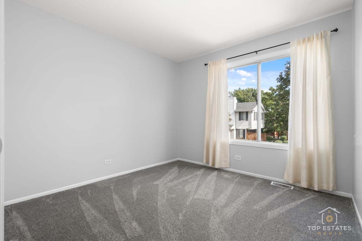 564 Willowcreek Court #0, Clarendon Hills, IL 60514