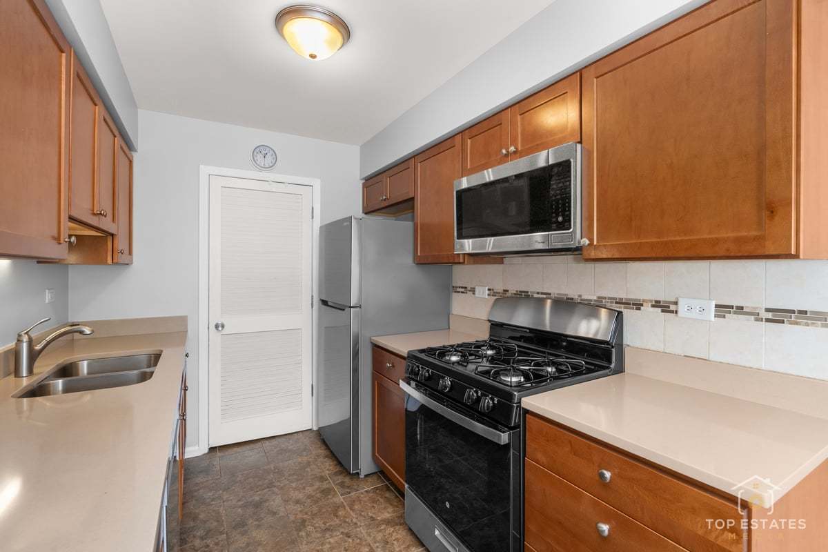 564 Willowcreek Court #0, Clarendon Hills, IL 60514