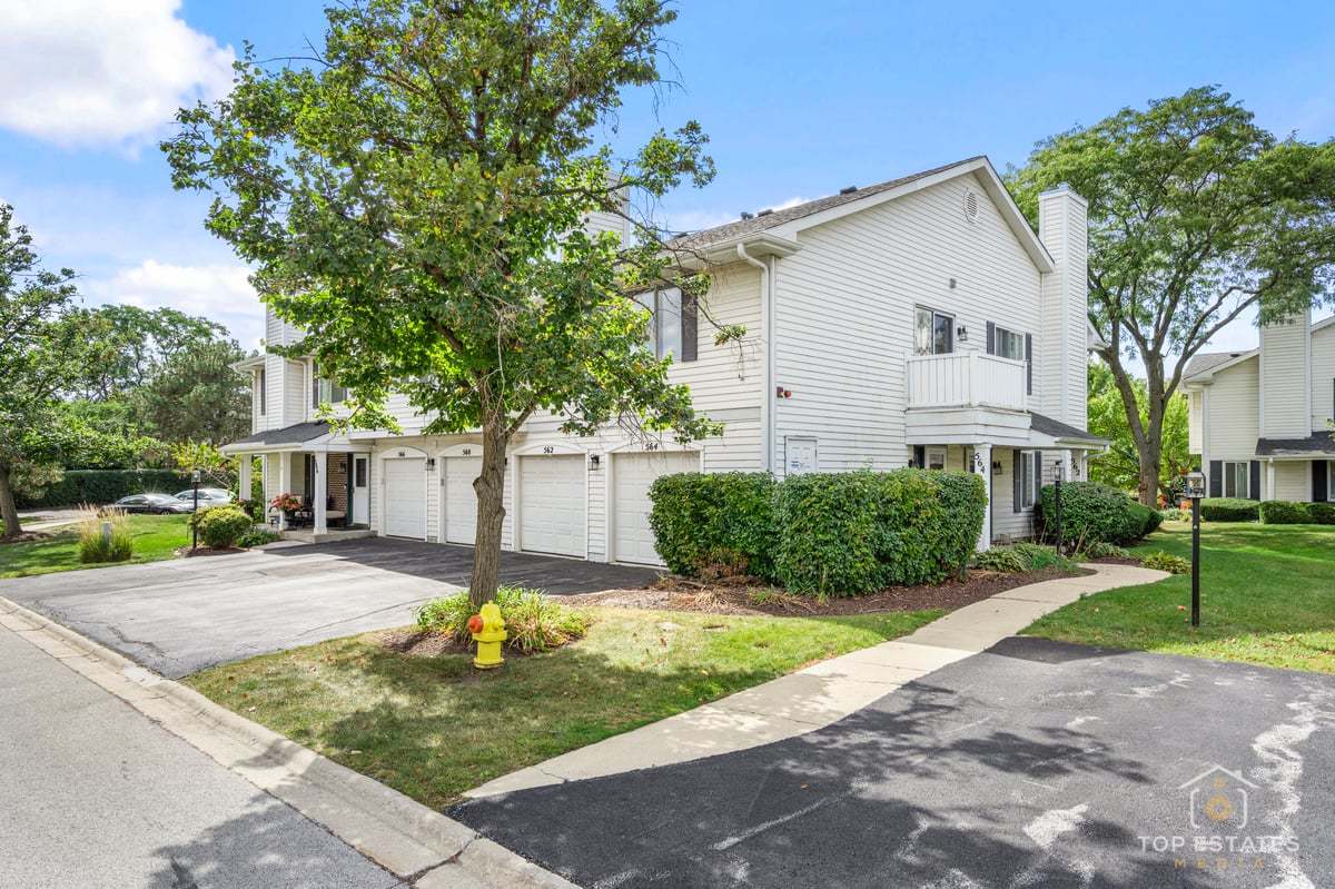564 Willowcreek Court #0, Clarendon Hills, IL 60514