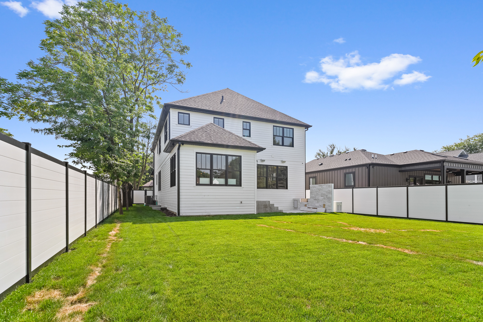 284 N Highland Avenue, Elmhurst, IL 60126