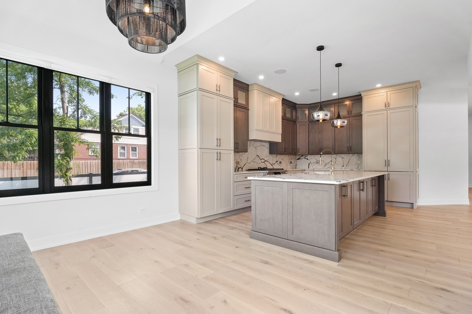 284 N Highland Avenue, Elmhurst, IL 60126