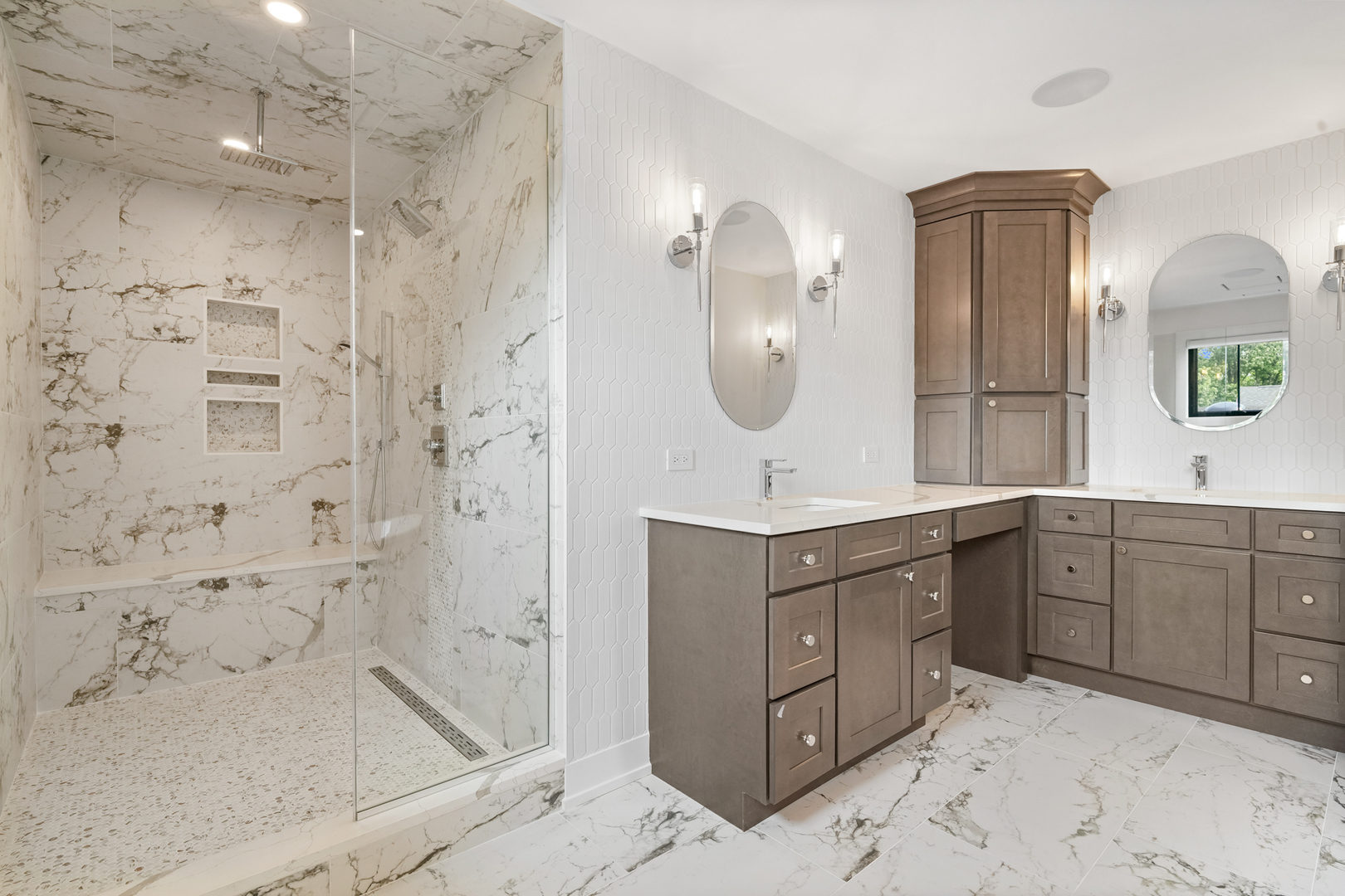 284 N Highland Avenue, Elmhurst, IL 60126