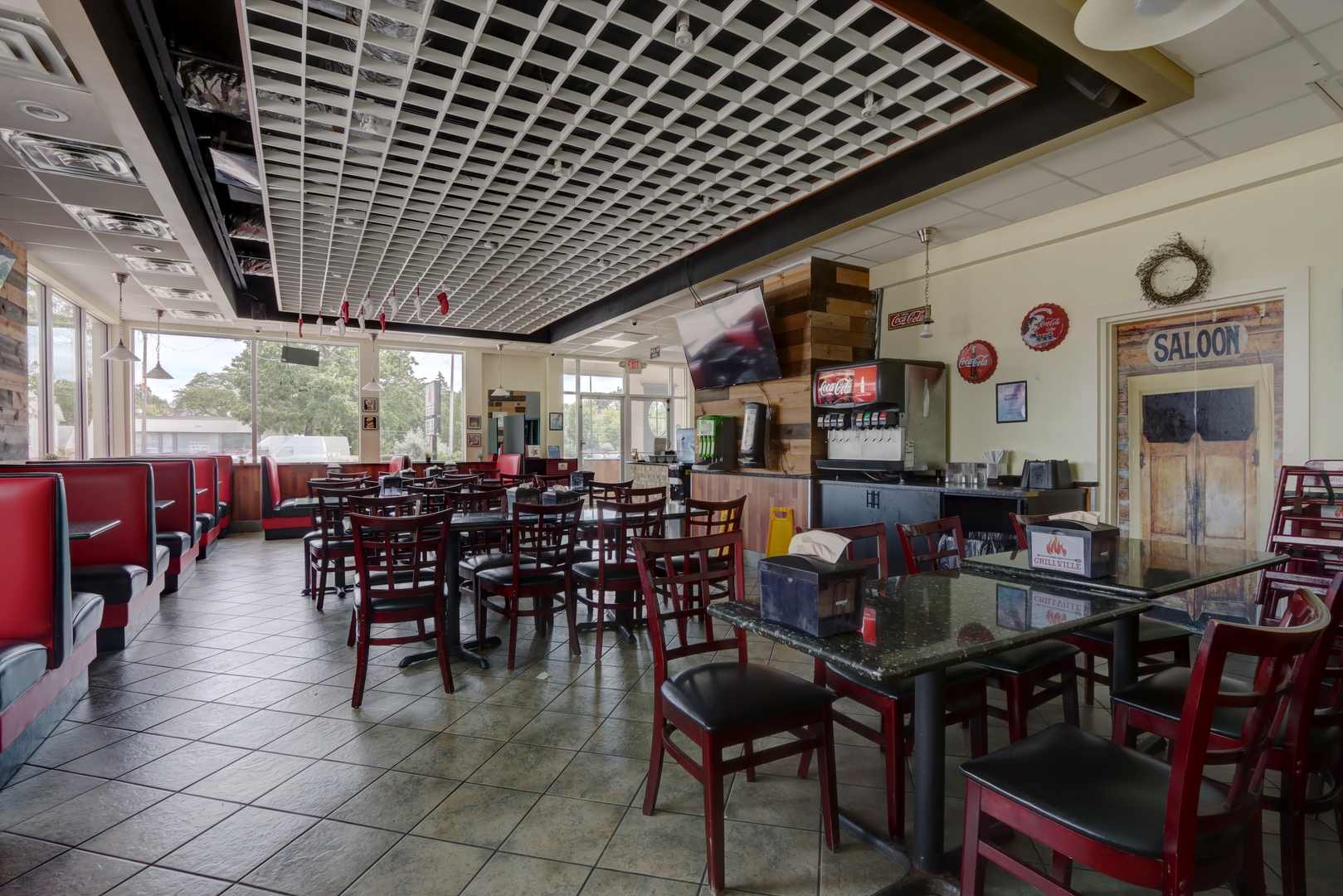 327 S Milwaukee Avenue, Libertyville, IL 60048