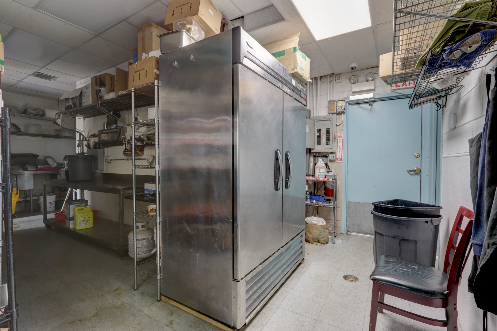 327 S Milwaukee Avenue, Libertyville, IL 60048