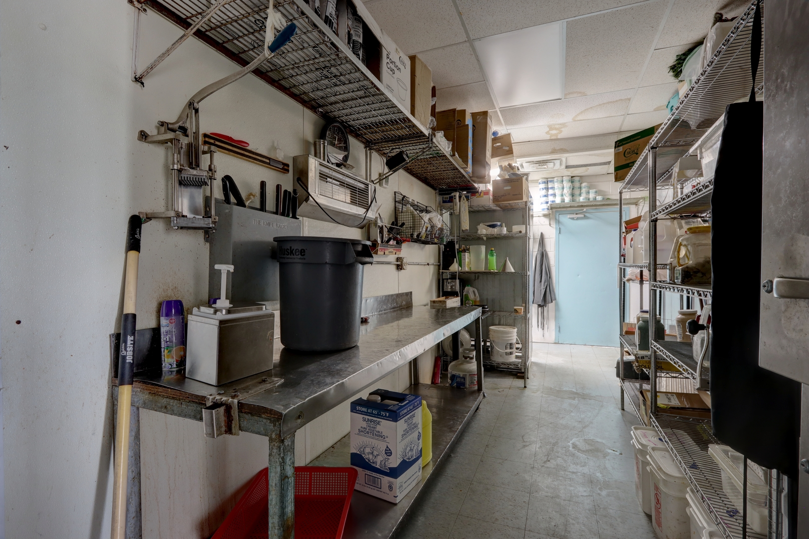 327 S Milwaukee Avenue, Libertyville, IL 60048