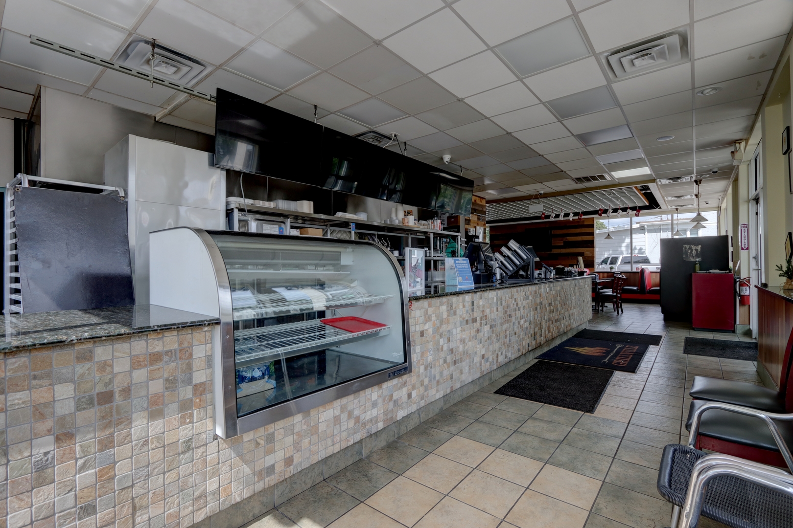 327 S Milwaukee Avenue, Libertyville, IL 60048