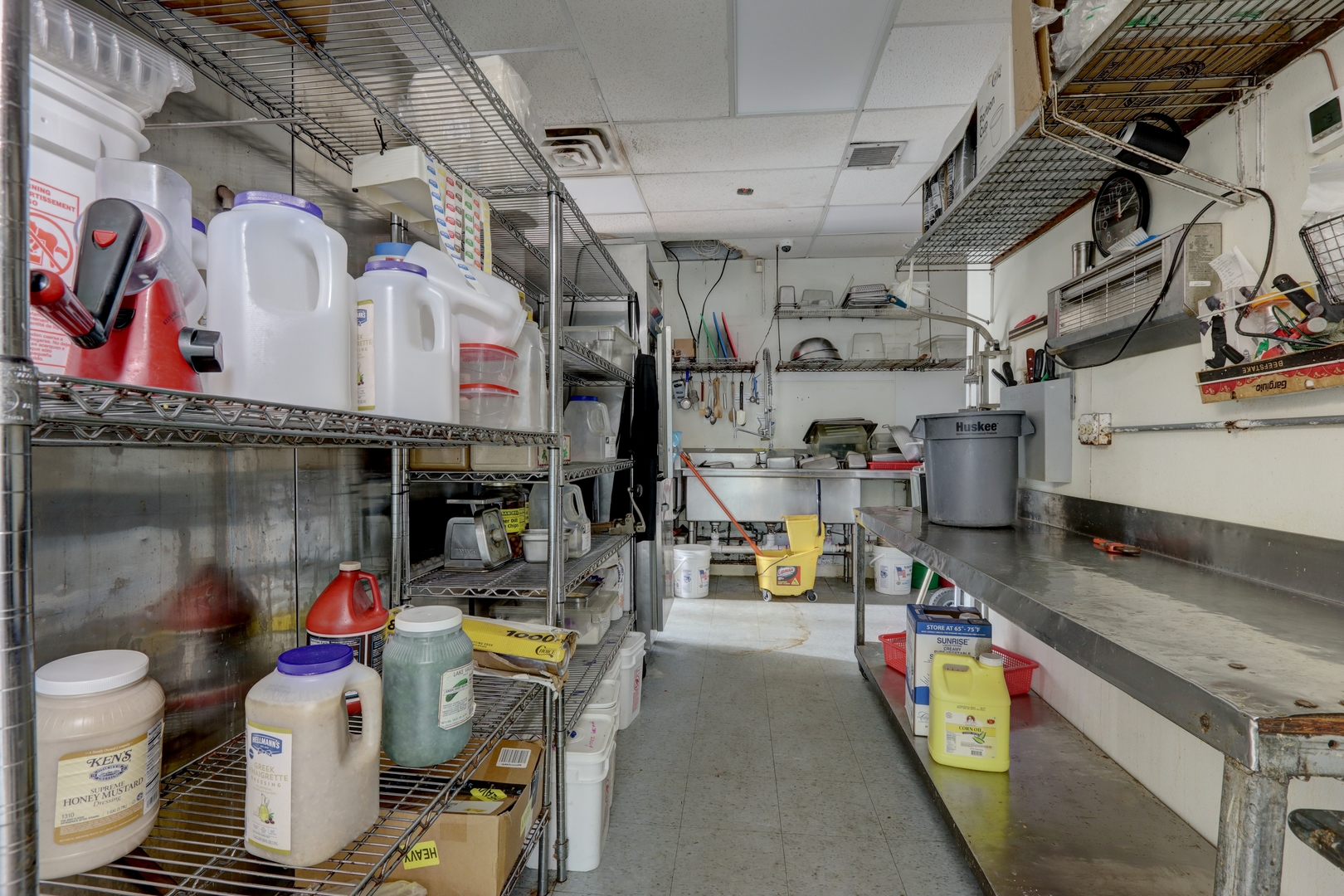 327 S Milwaukee Avenue, Libertyville, IL 60048