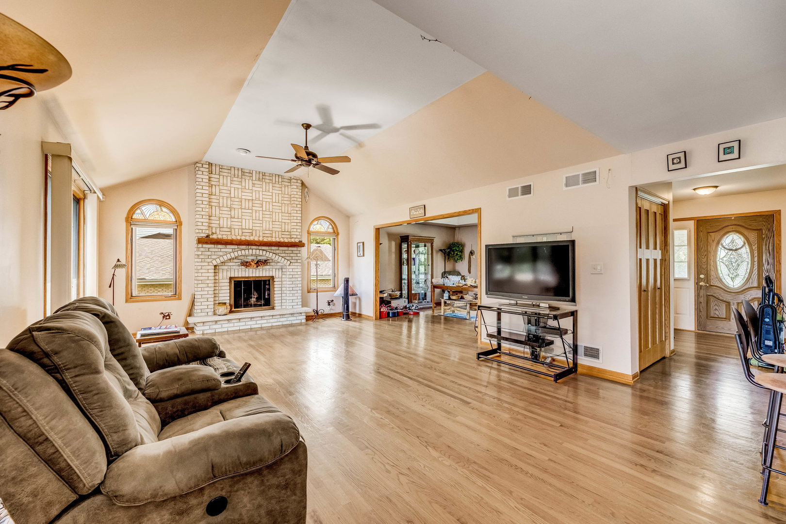 13017 W Hiawatha Drive, Homer Glen, IL 60491
