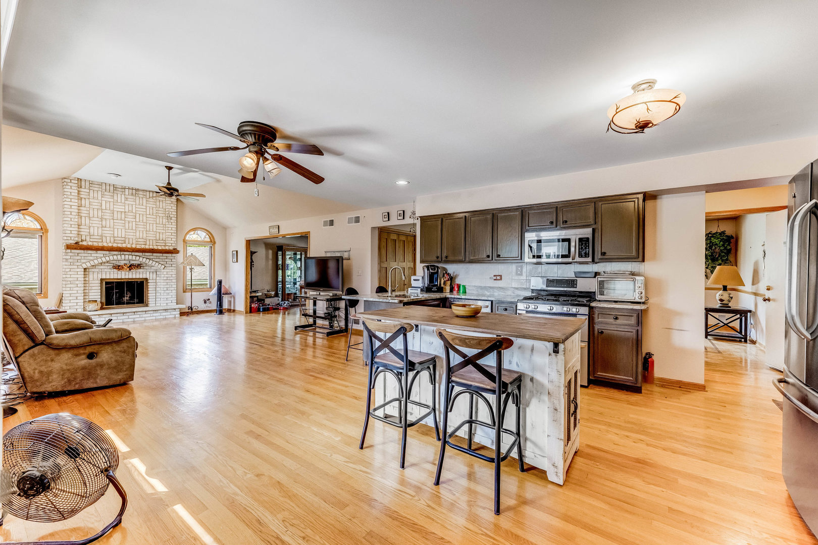 13017 W Hiawatha Drive, Homer Glen, IL 60491