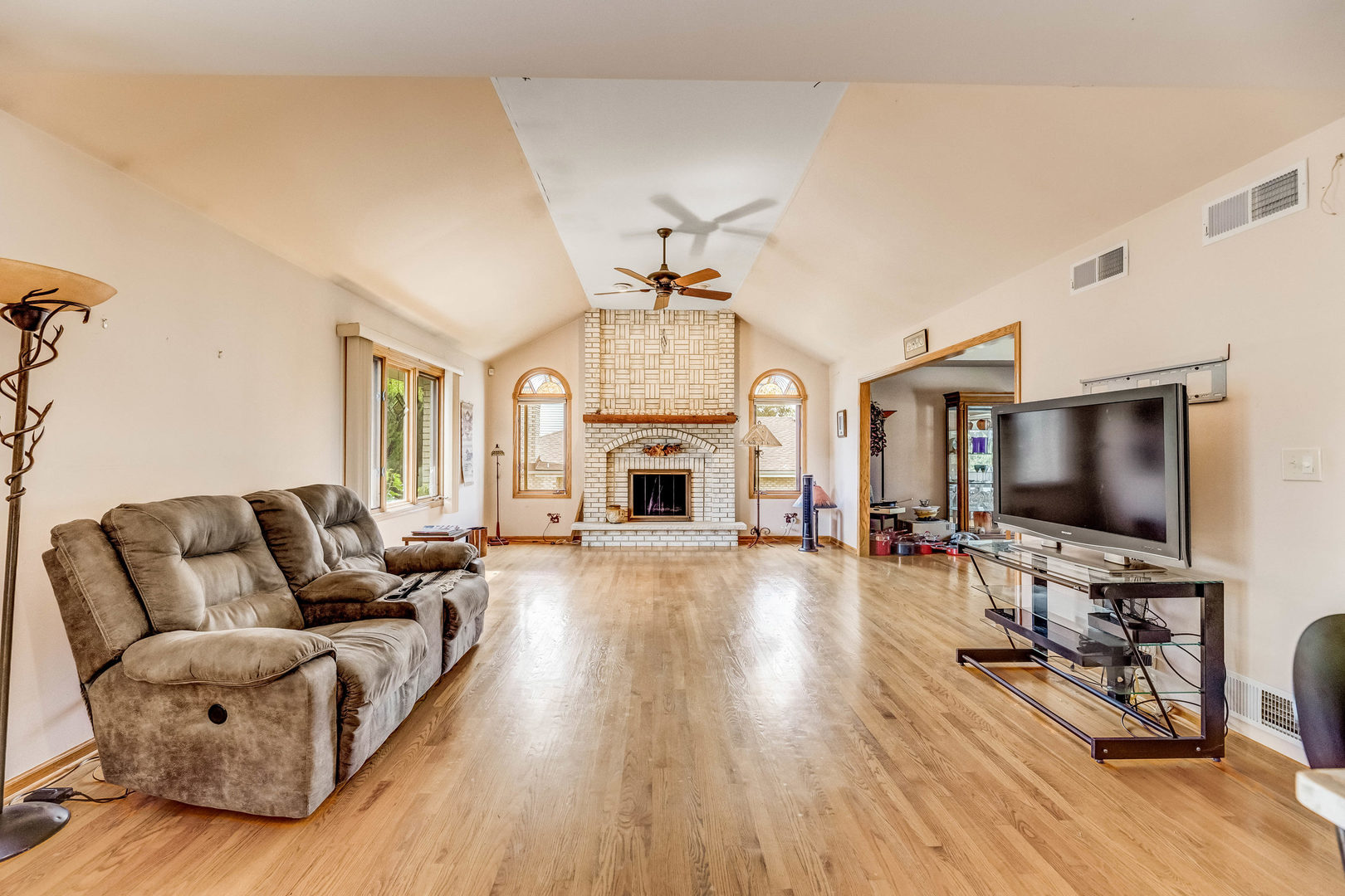 13017 W Hiawatha Drive, Homer Glen, IL 60491