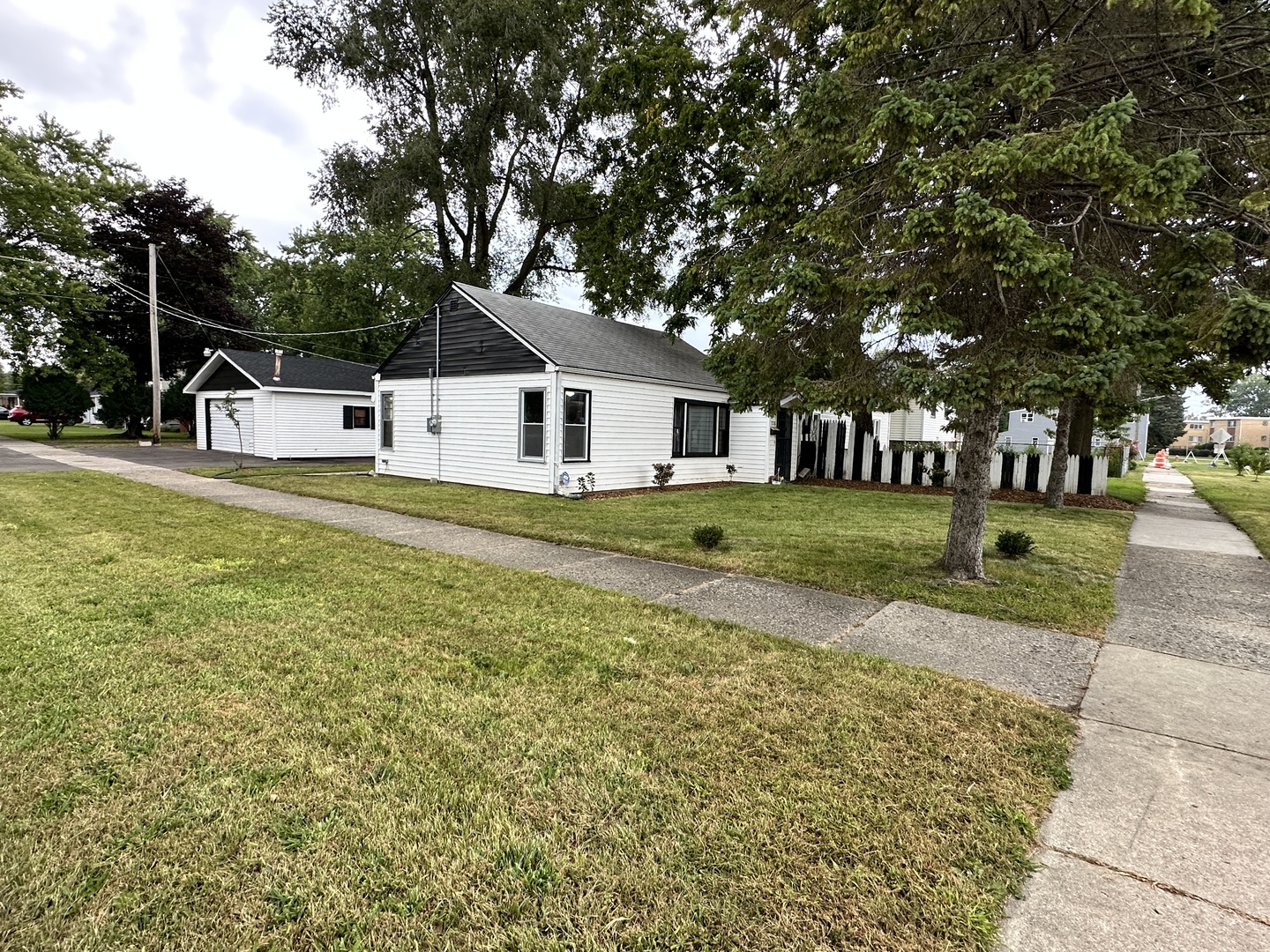 1228 20th Street, North Chicago, IL 60064