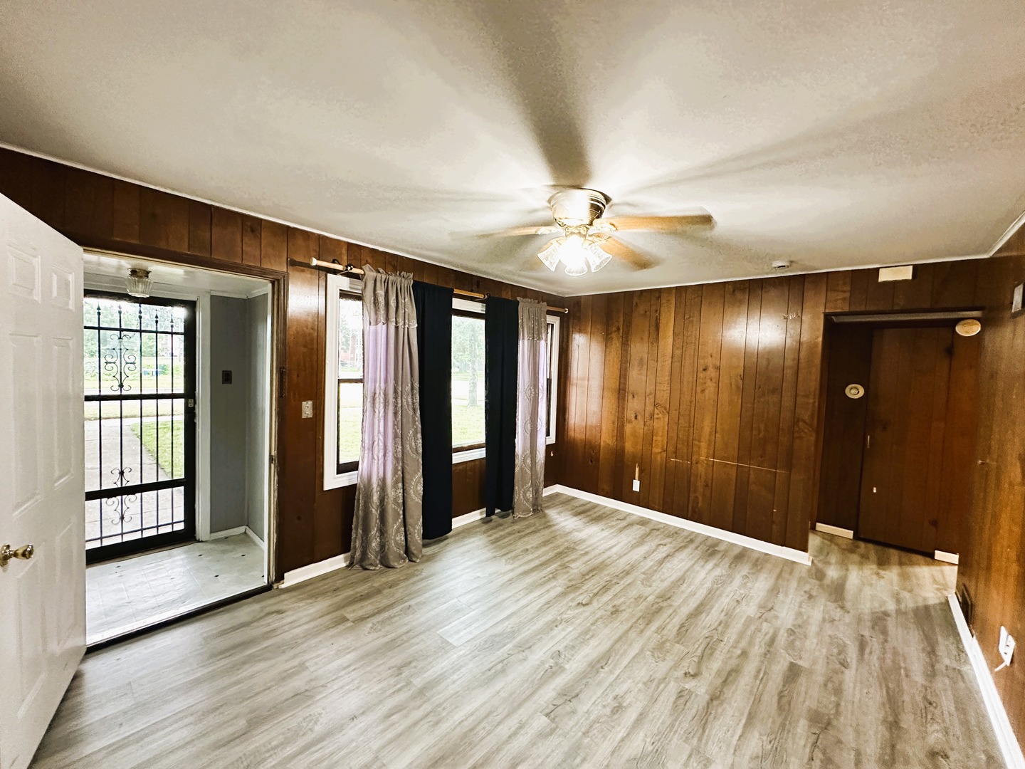 1228 20th Street, North Chicago, IL 60064
