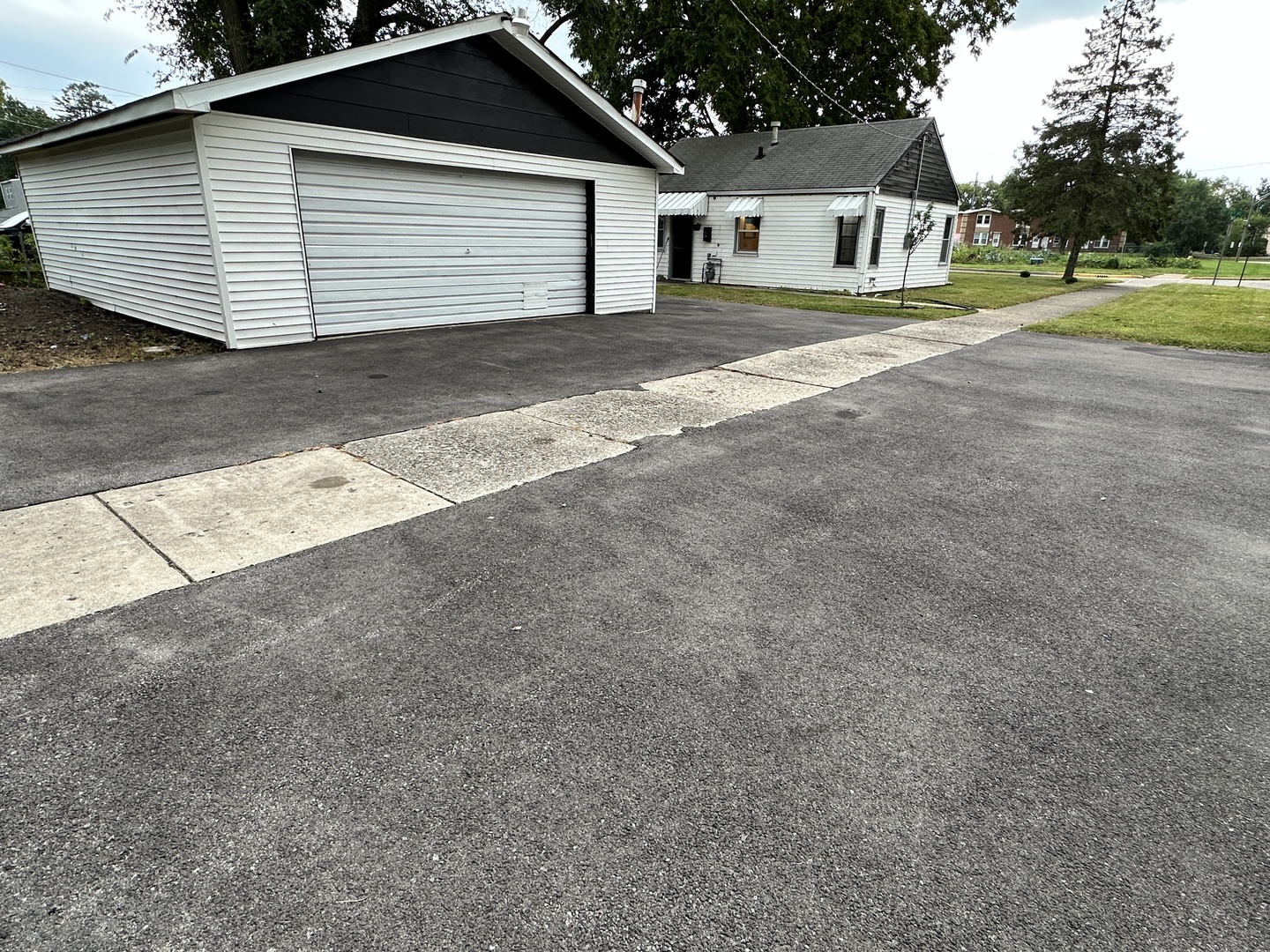 1228 20th Street, North Chicago, IL 60064