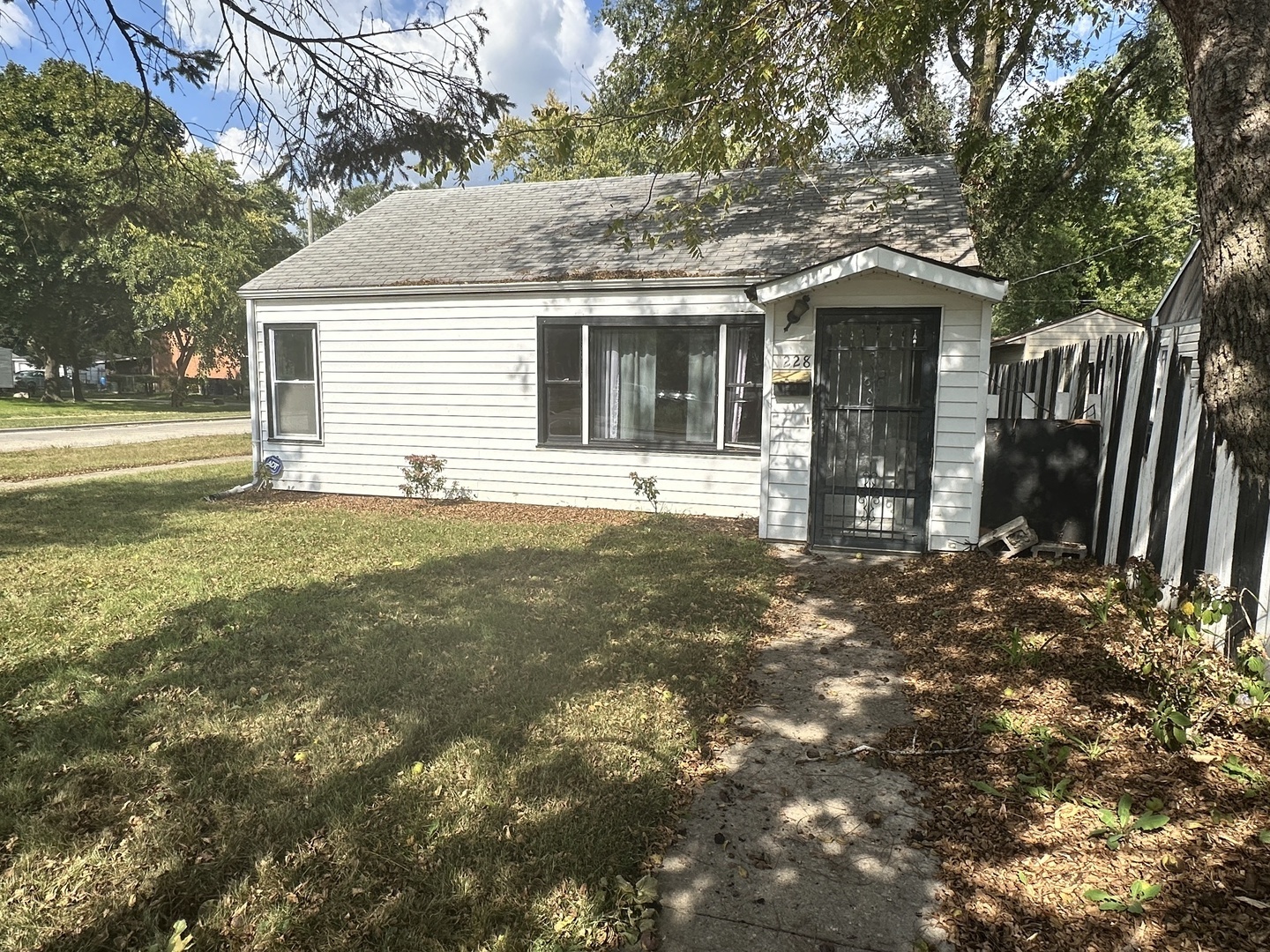 1228 20th Street, North Chicago, IL 60064