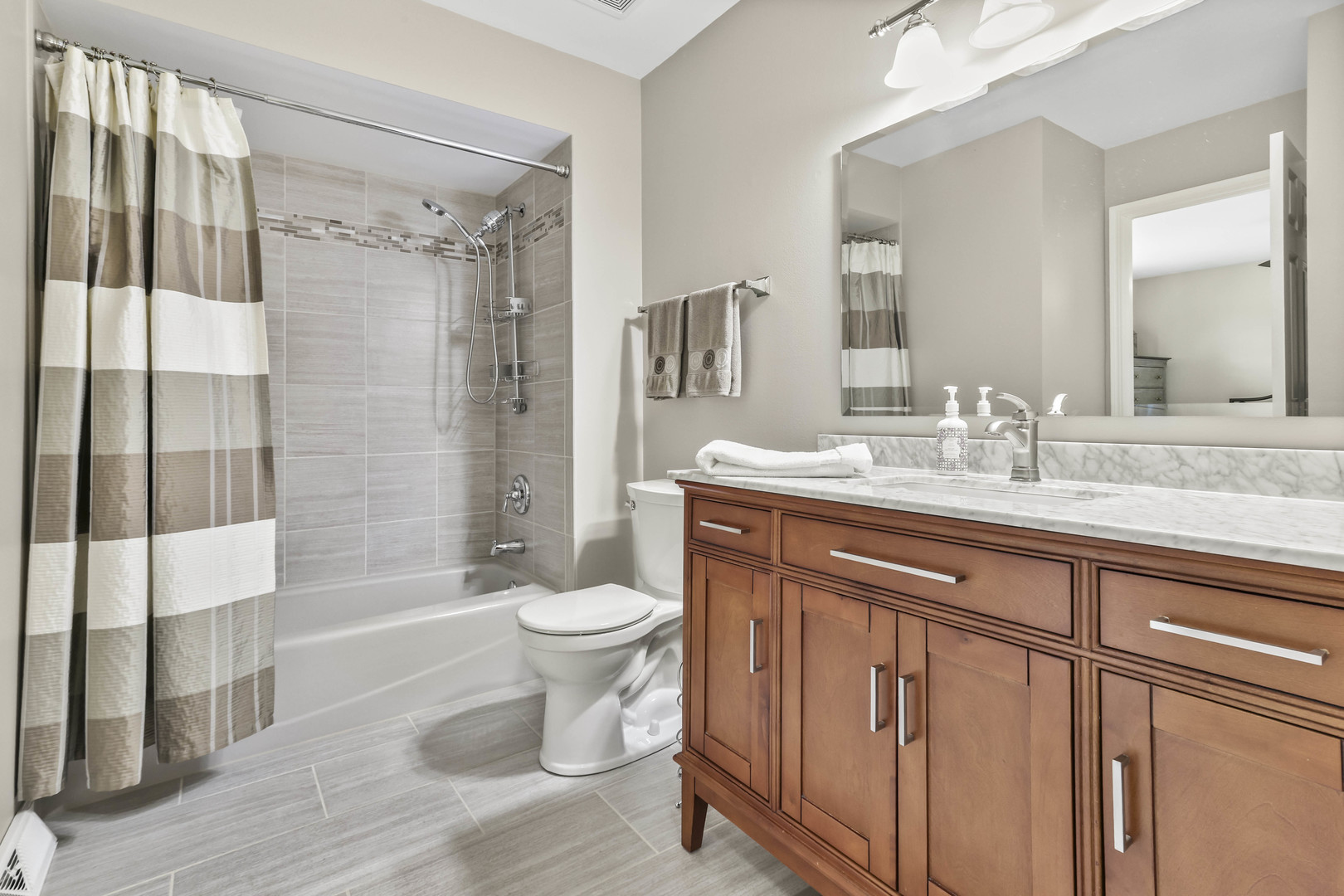 13766 W Deervalley Drive, Homer Glen, IL 60491