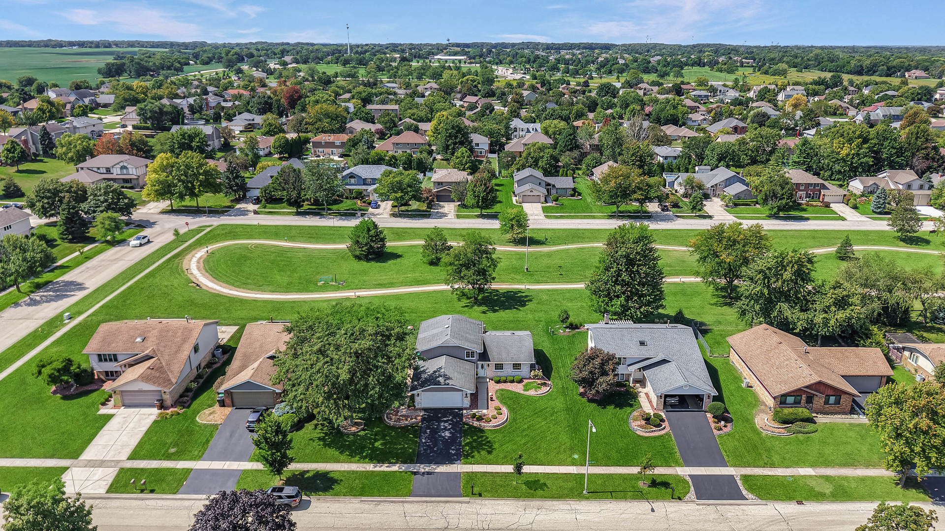 13766 W Deervalley Drive, Homer Glen, IL 60491