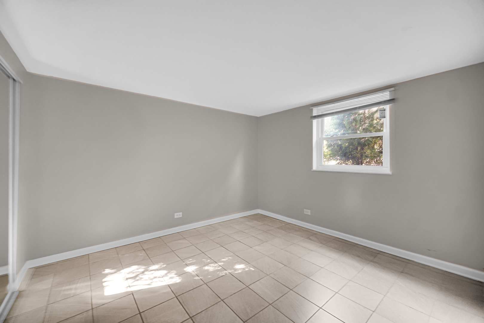 6988 Plumtree Lane, Hanover Park, IL 60133