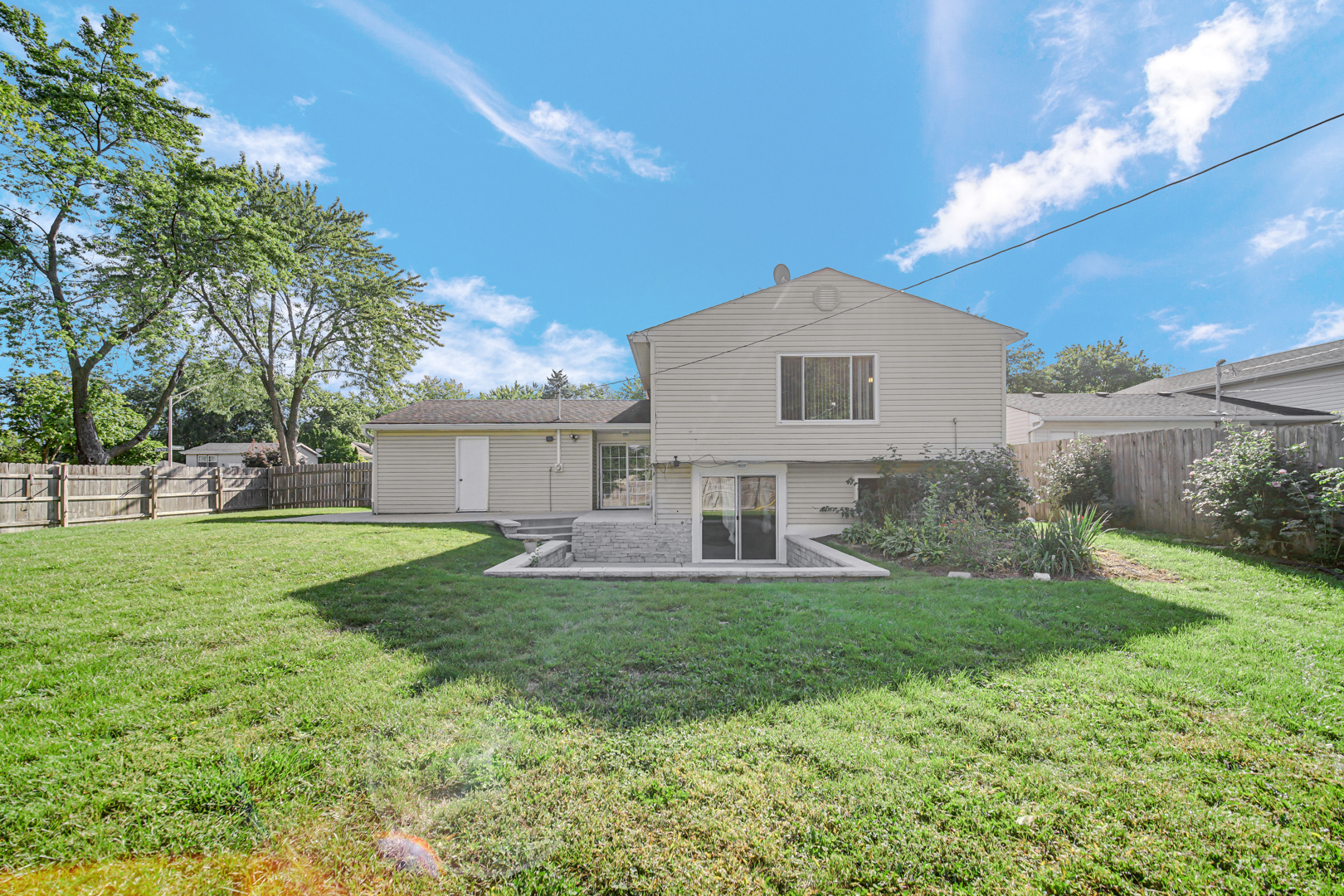 6988 Plumtree Lane, Hanover Park, IL 60133