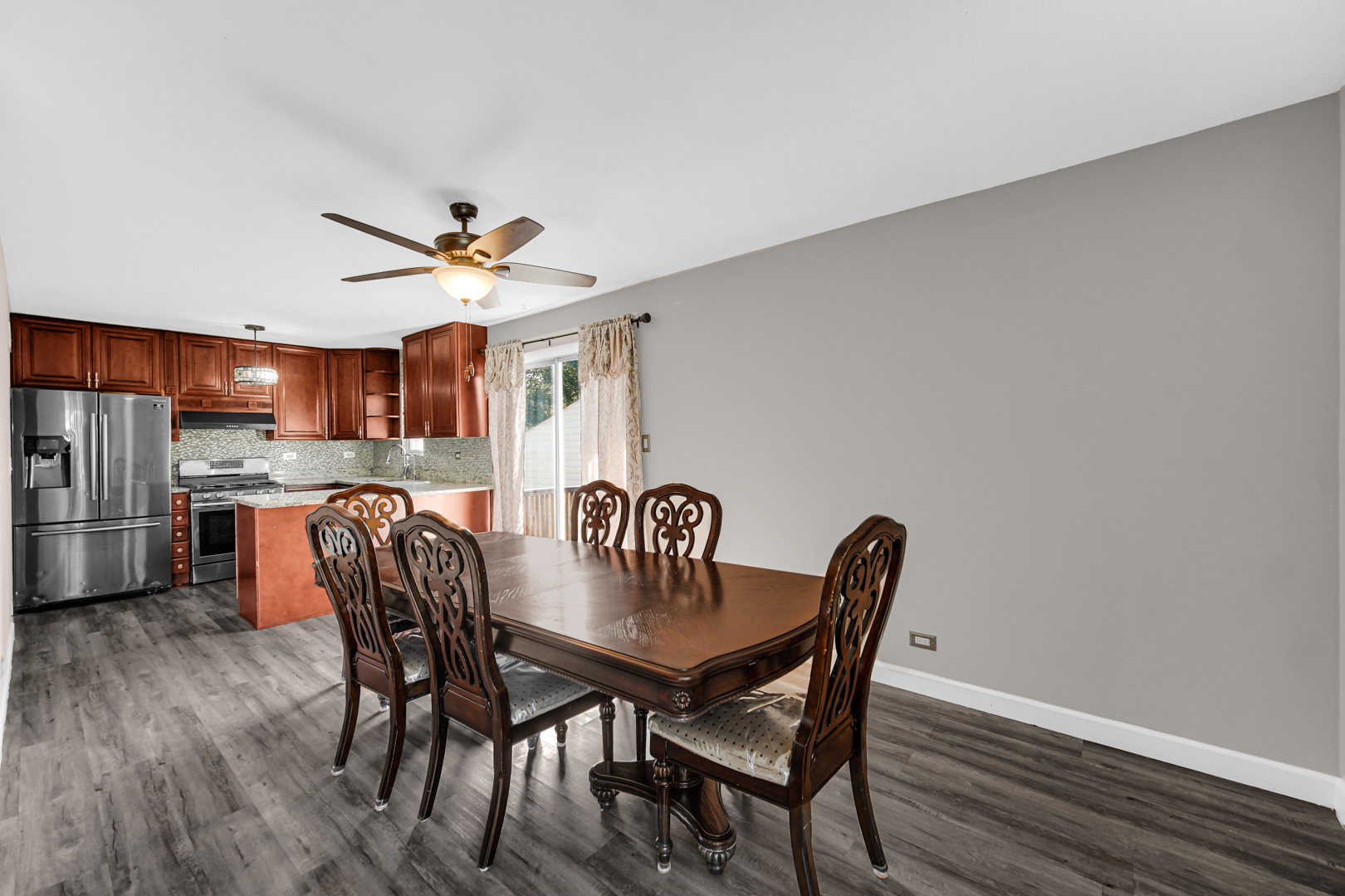6988 Plumtree Lane, Hanover Park, IL 60133