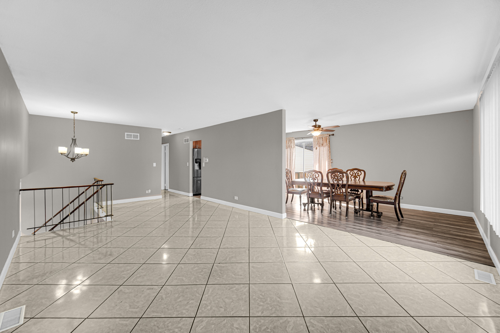 6988 Plumtree Lane, Hanover Park, IL 60133