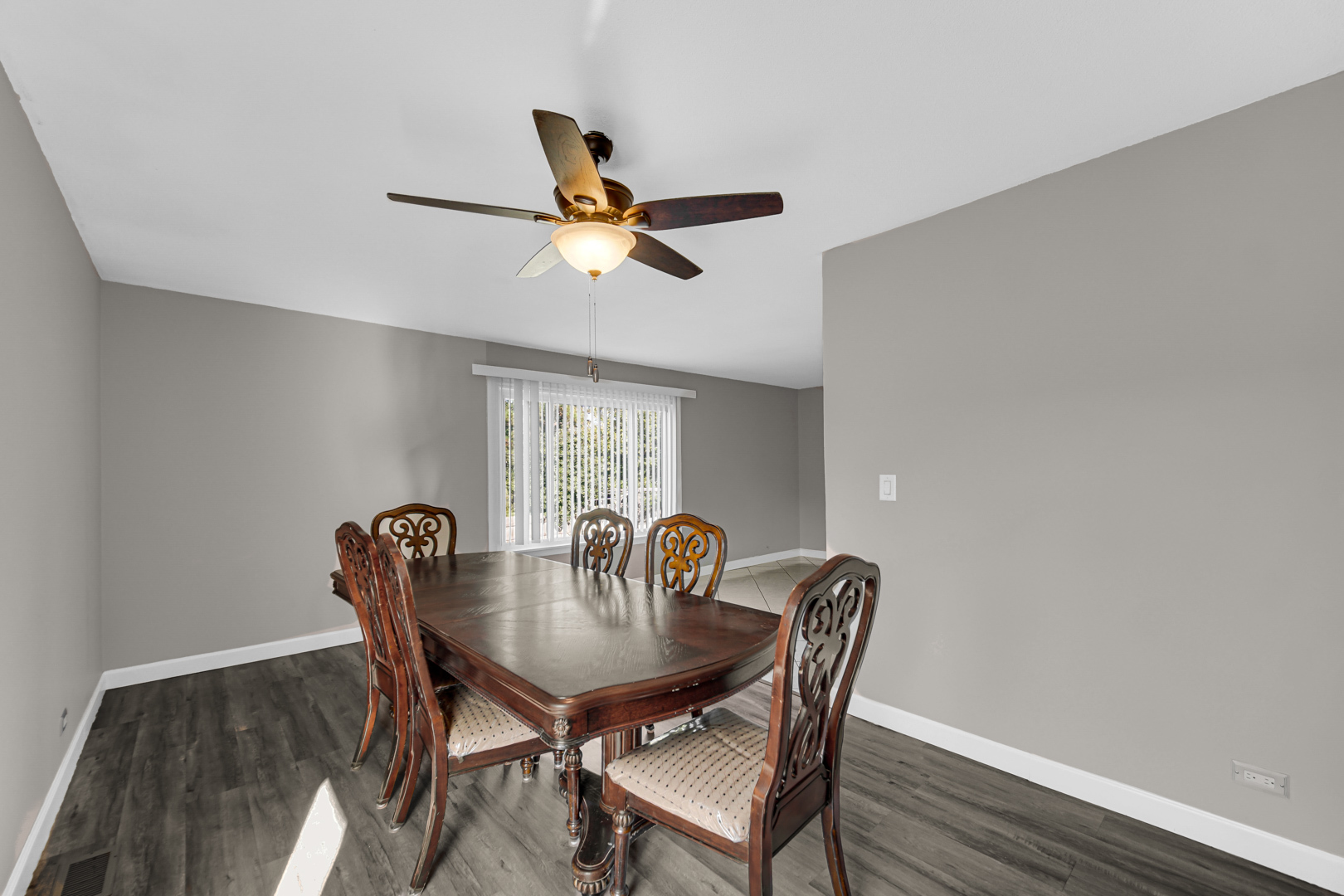 6988 Plumtree Lane, Hanover Park, IL 60133