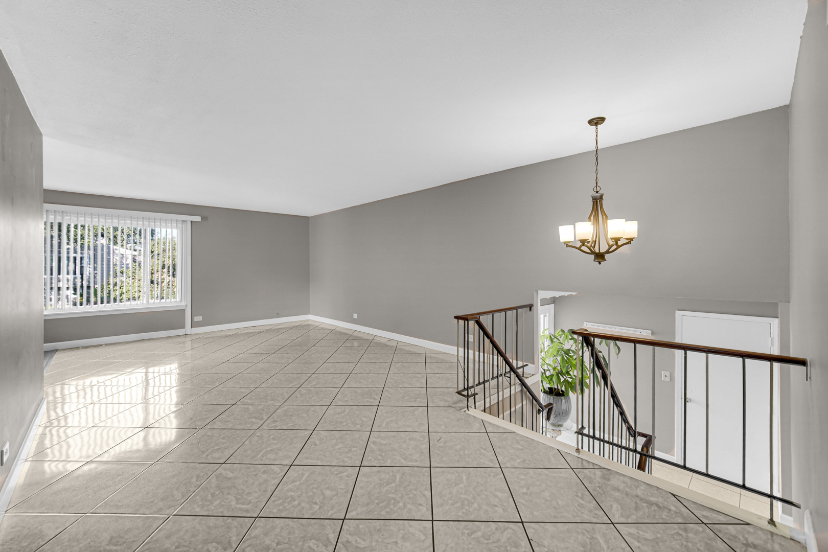 6988 Plumtree Lane, Hanover Park, IL 60133
