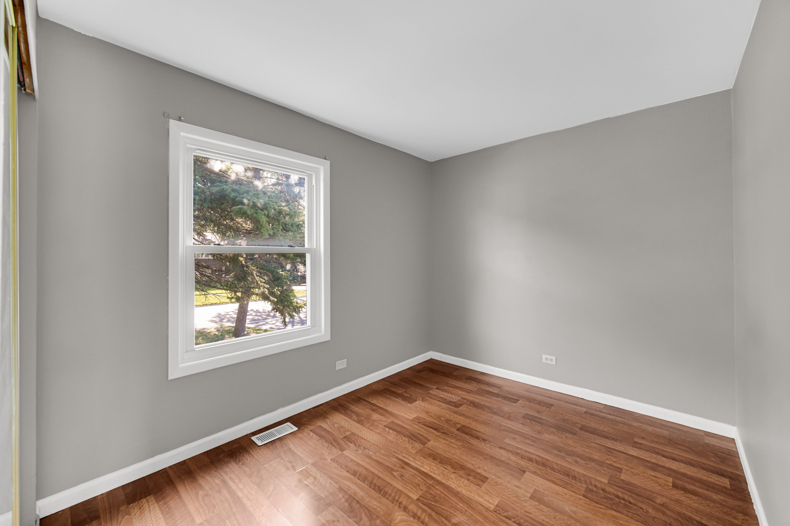 6988 Plumtree Lane, Hanover Park, IL 60133