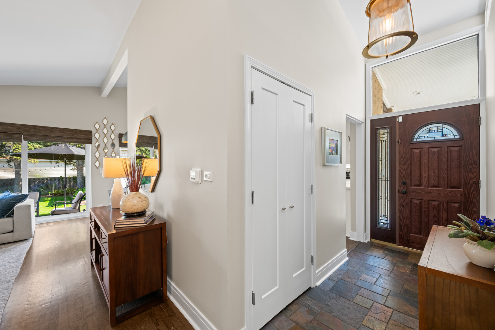 425 S Dryden Place, Arlington Heights, IL 60005