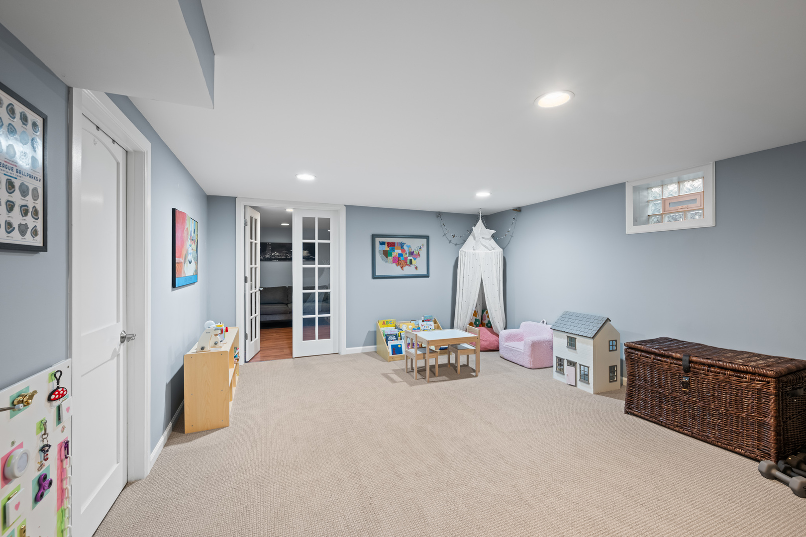 425 S Dryden Place, Arlington Heights, IL 60005