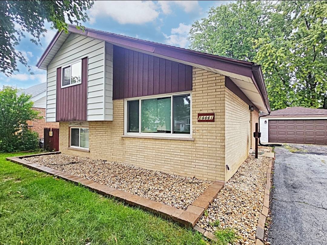 14441 Kolin Avenue, Midlothian, IL 60445