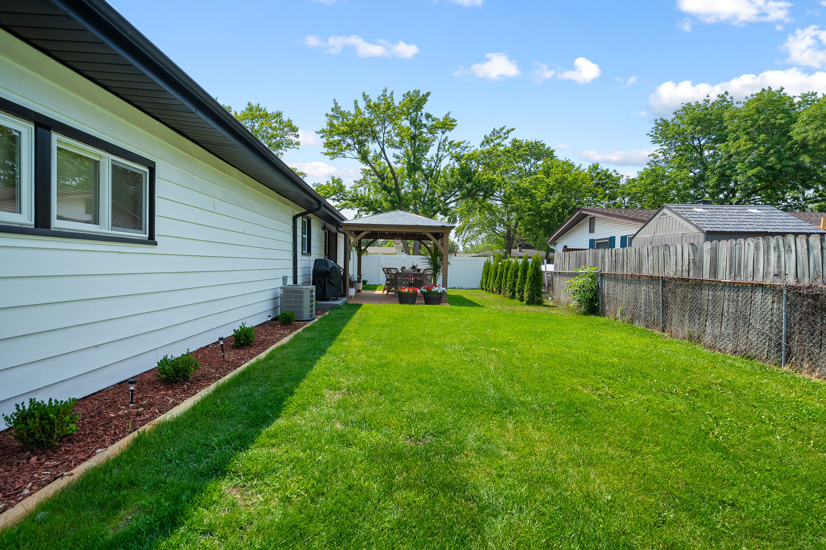 500 E Holly Avenue, Mount Prospect, IL 60056