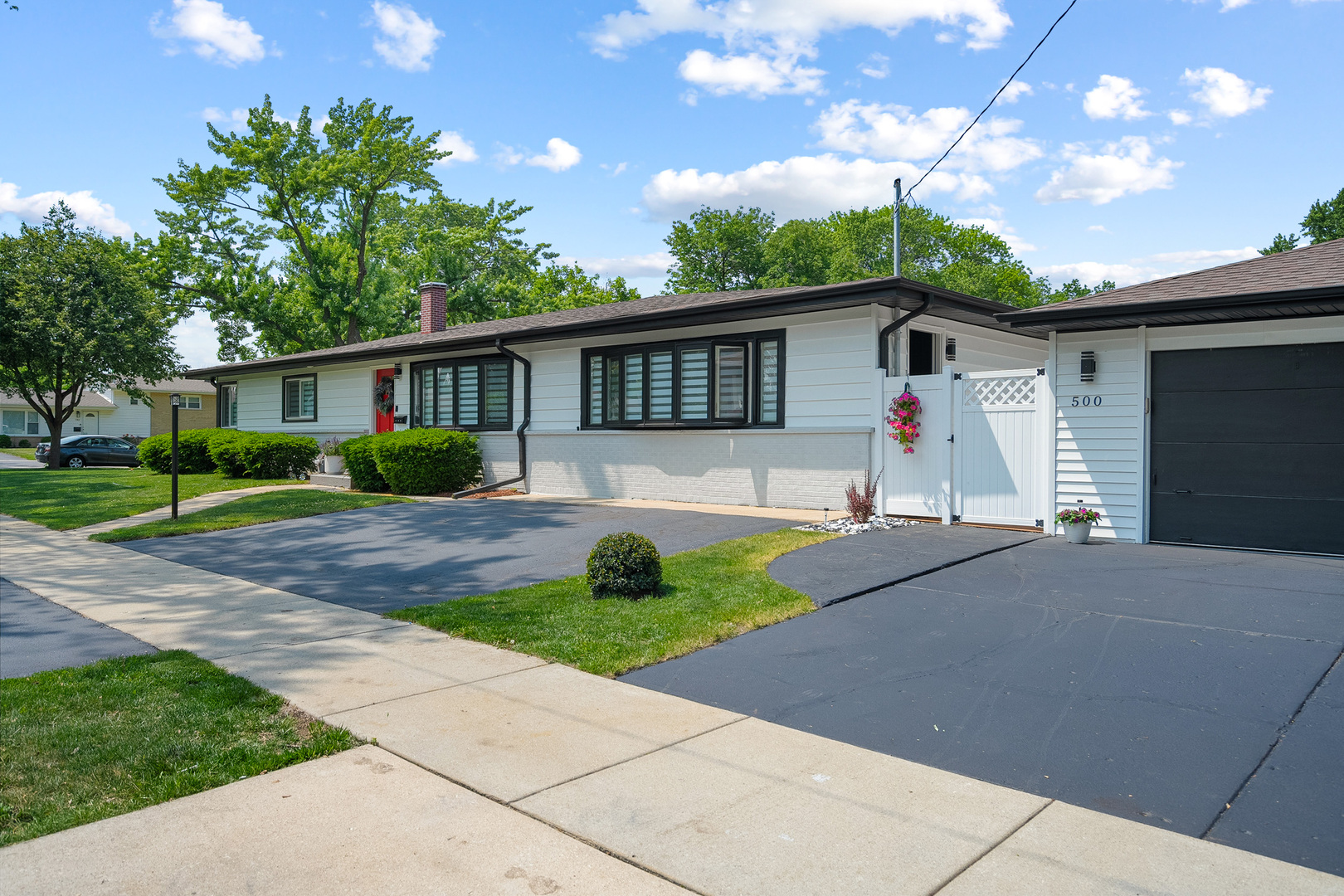 500 E Holly Avenue, Mount Prospect, IL 60056