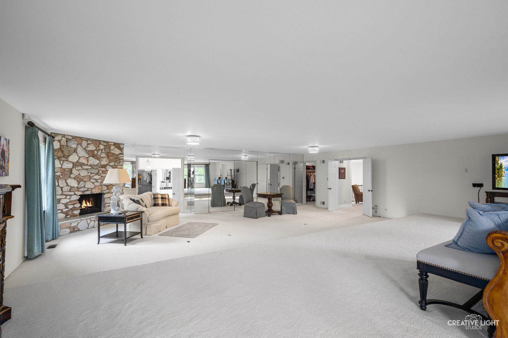 1900 Millburne Road, Lake Forest, IL 60045