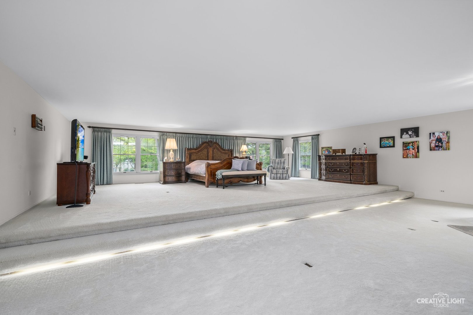 1900 Millburne Road, Lake Forest, IL 60045