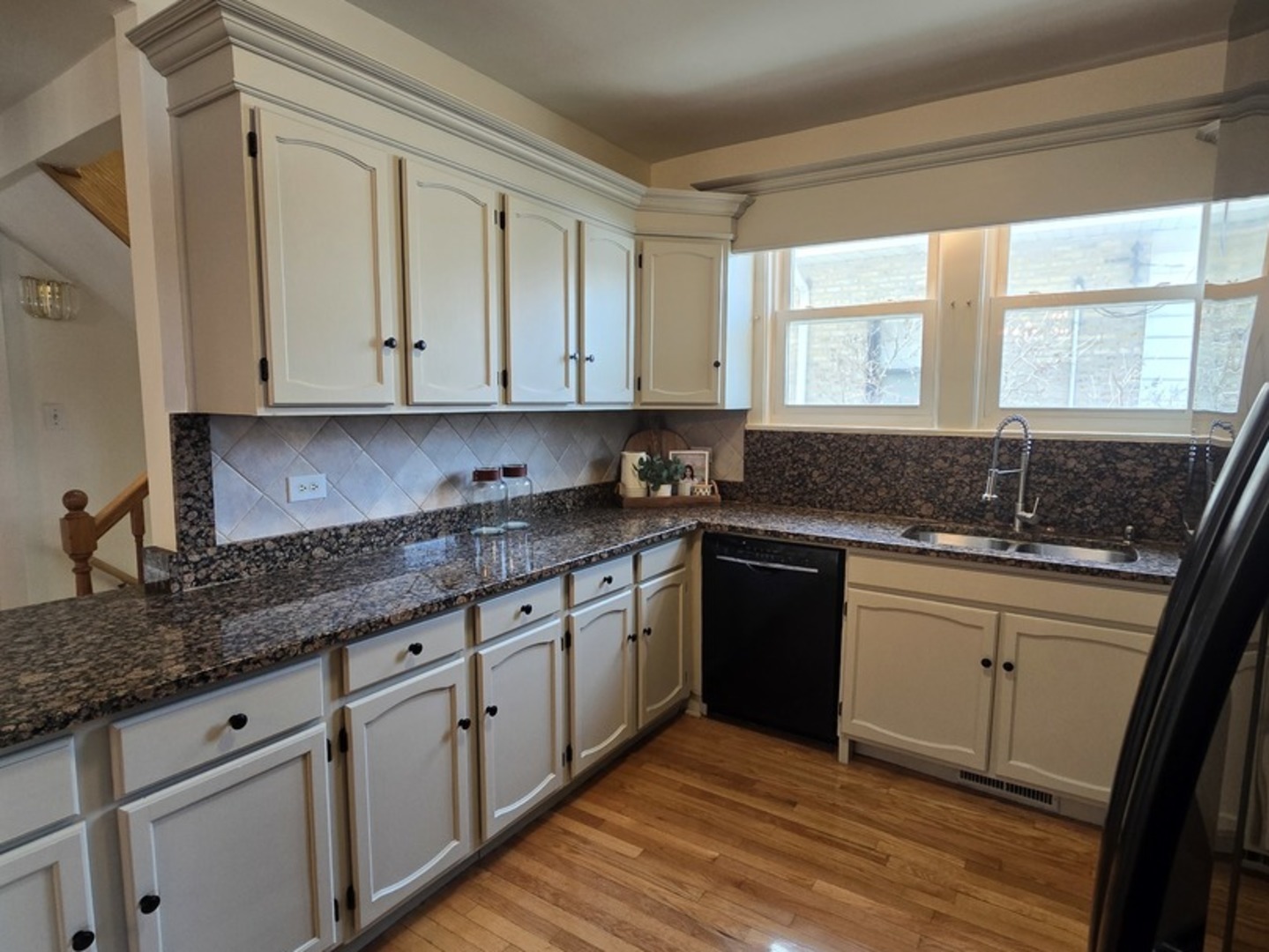 7324 W Lunt Avenue, Chicago, IL 60631