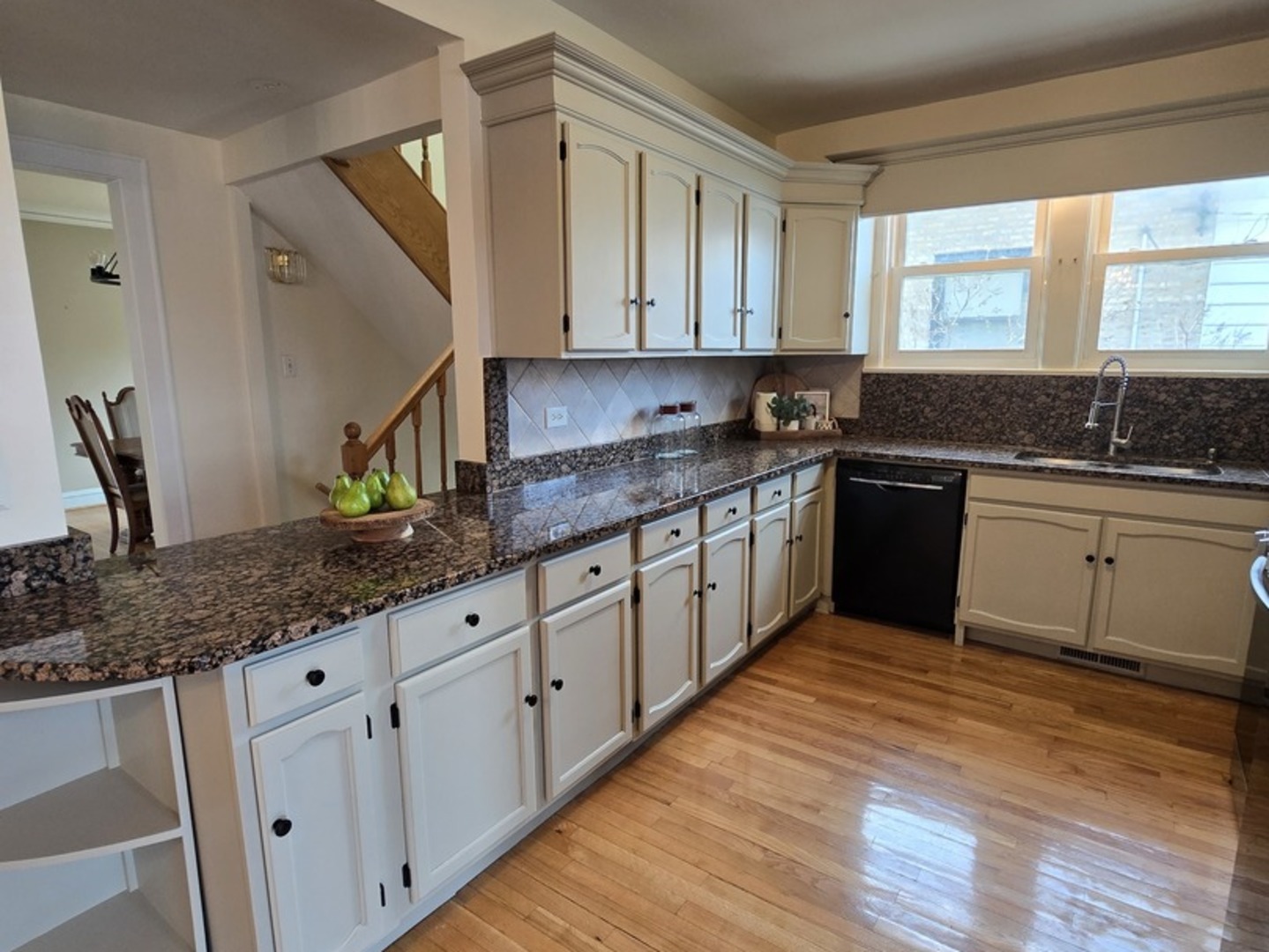 7324 W Lunt Avenue, Chicago, IL 60631