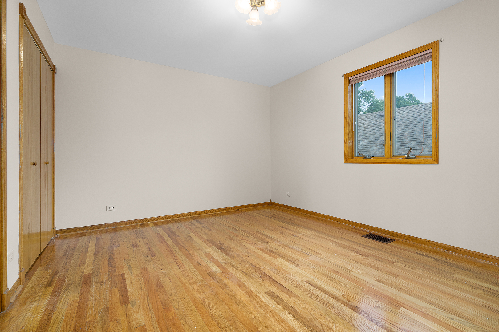 7324 W Lunt Avenue, Chicago, IL 60631